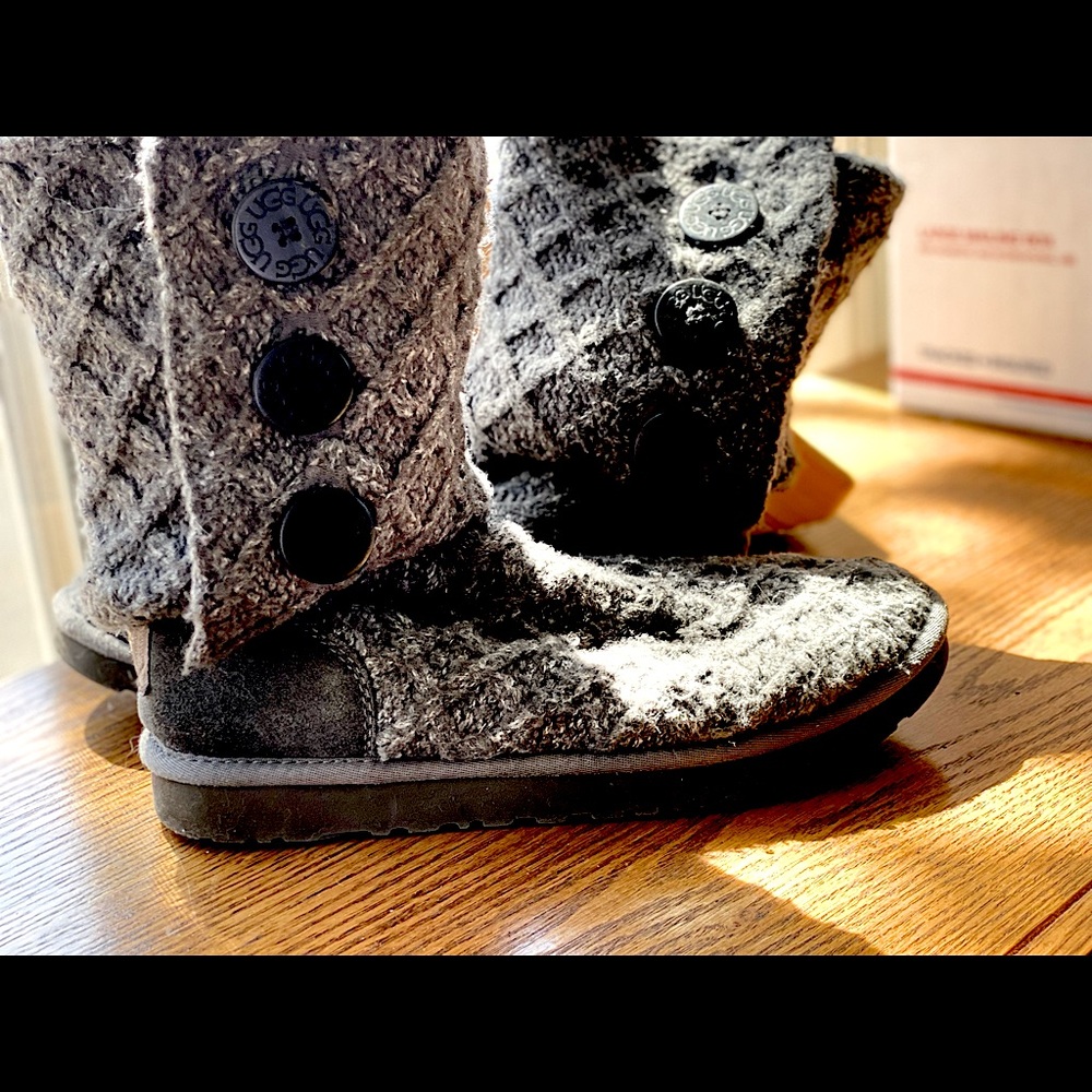 UGG Size 8 Sweater Boots